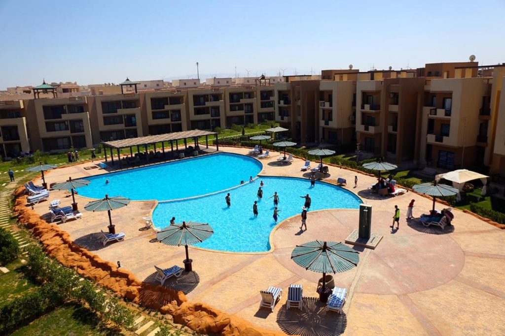 عيوب قرية بلو باي العين السخنة