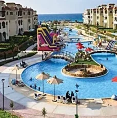 قرية لاسيرينا العين السخنة